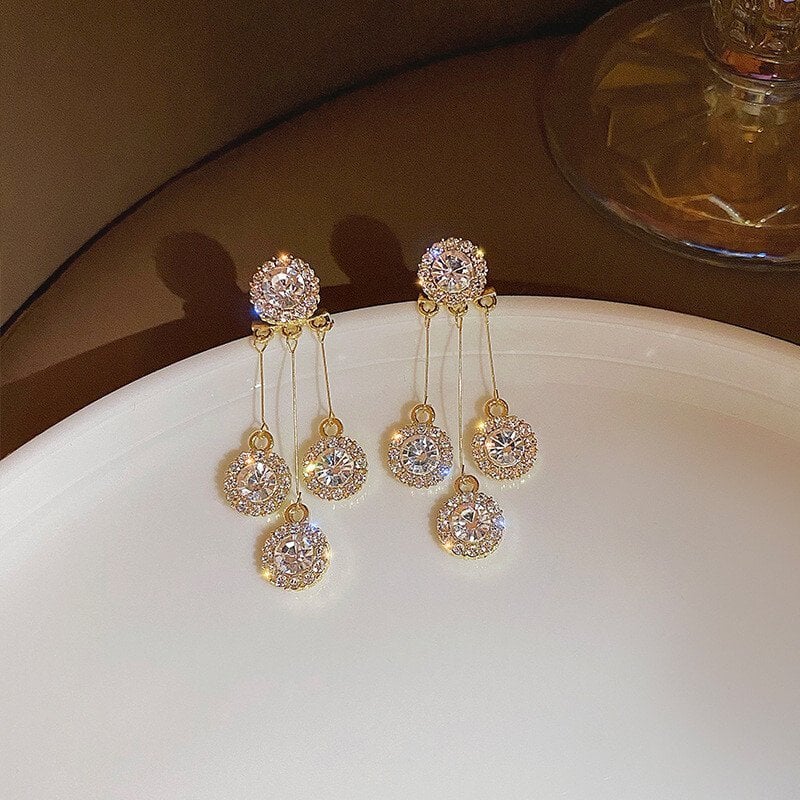 2022 ZIRCON ROUND PETAL EARRINGS